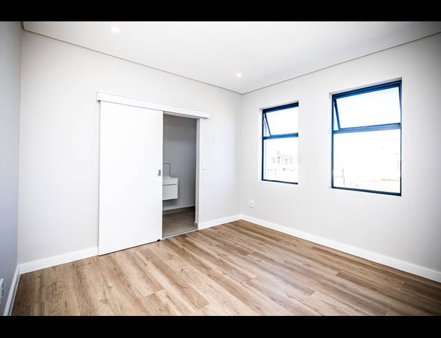 4 BEDROOM FREEHOLD FOR SALE IN SANDOWN